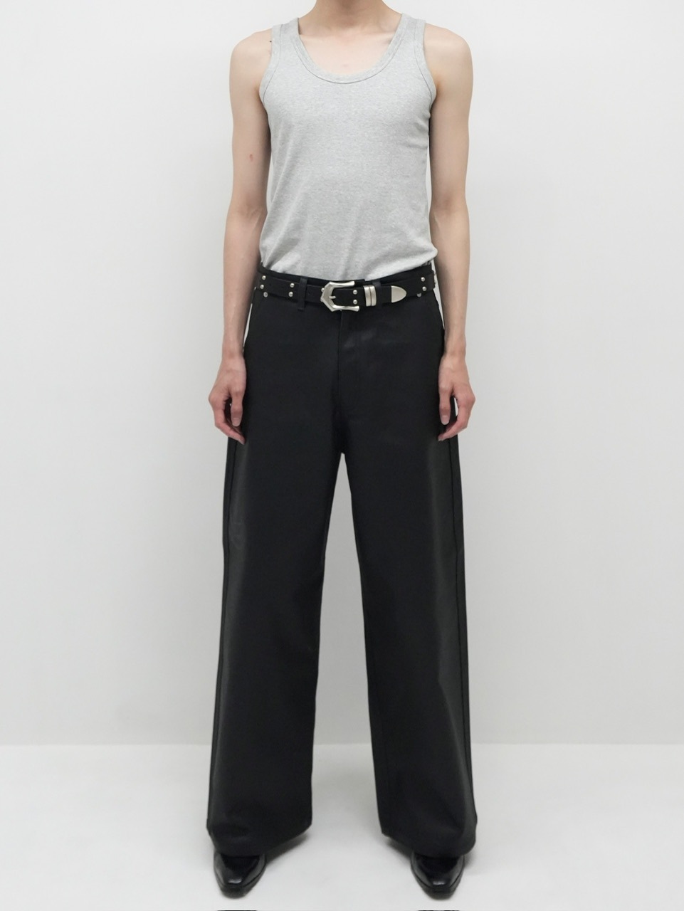 【CS】COATED WIDE DENIM PANTS (BLACK)