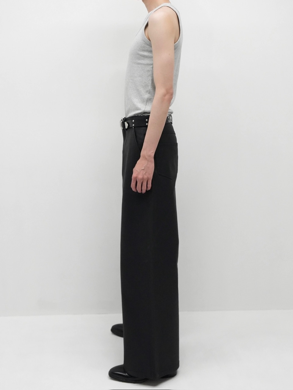 【CS】COATED WIDE DENIM PANTS (BLACK)
