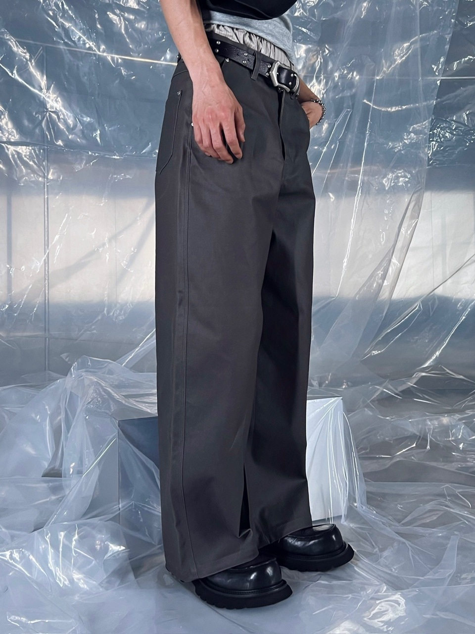 CS】COATED WIDE DENIM PANTS (CHARCOAL) | OUR BRAND,Chikashitsu +