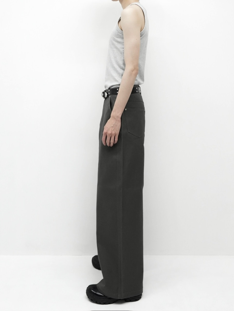 CS】COATED WIDE DENIM PANTS (CHARCOAL) | OUR BRAND,Chikashitsu +