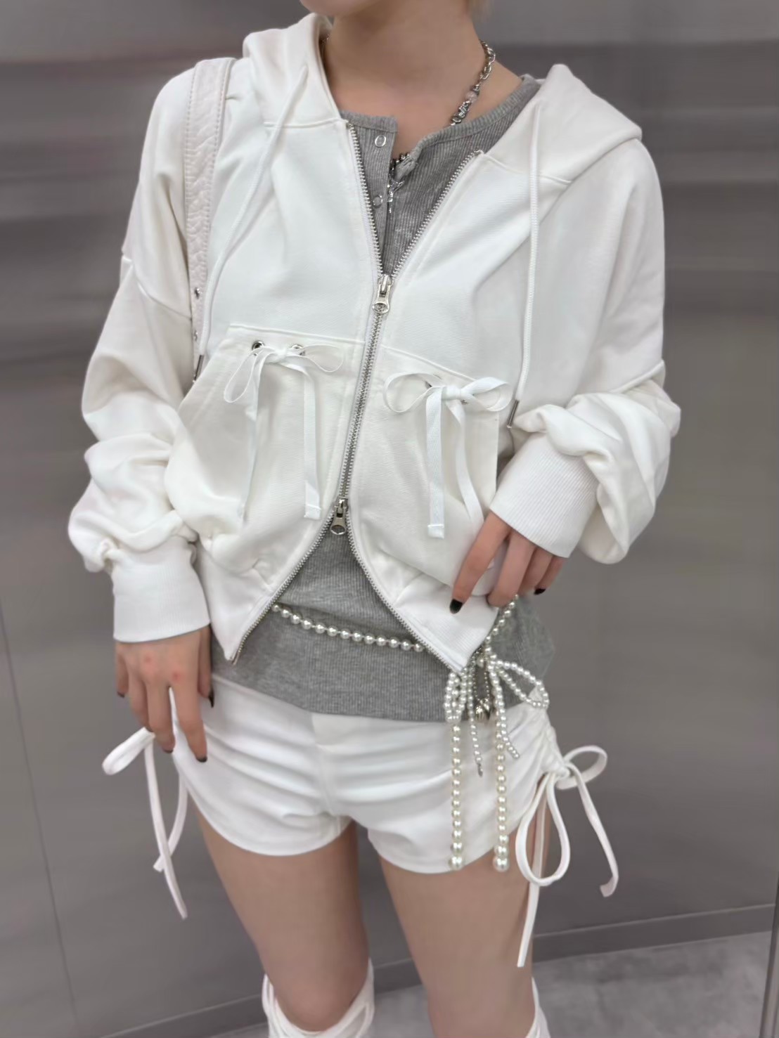 トップス comme si studio Hoodie Set Top (White) 受注制【nmtc +】ribbon crop zip up hoodie (3color) | OUR BRAND