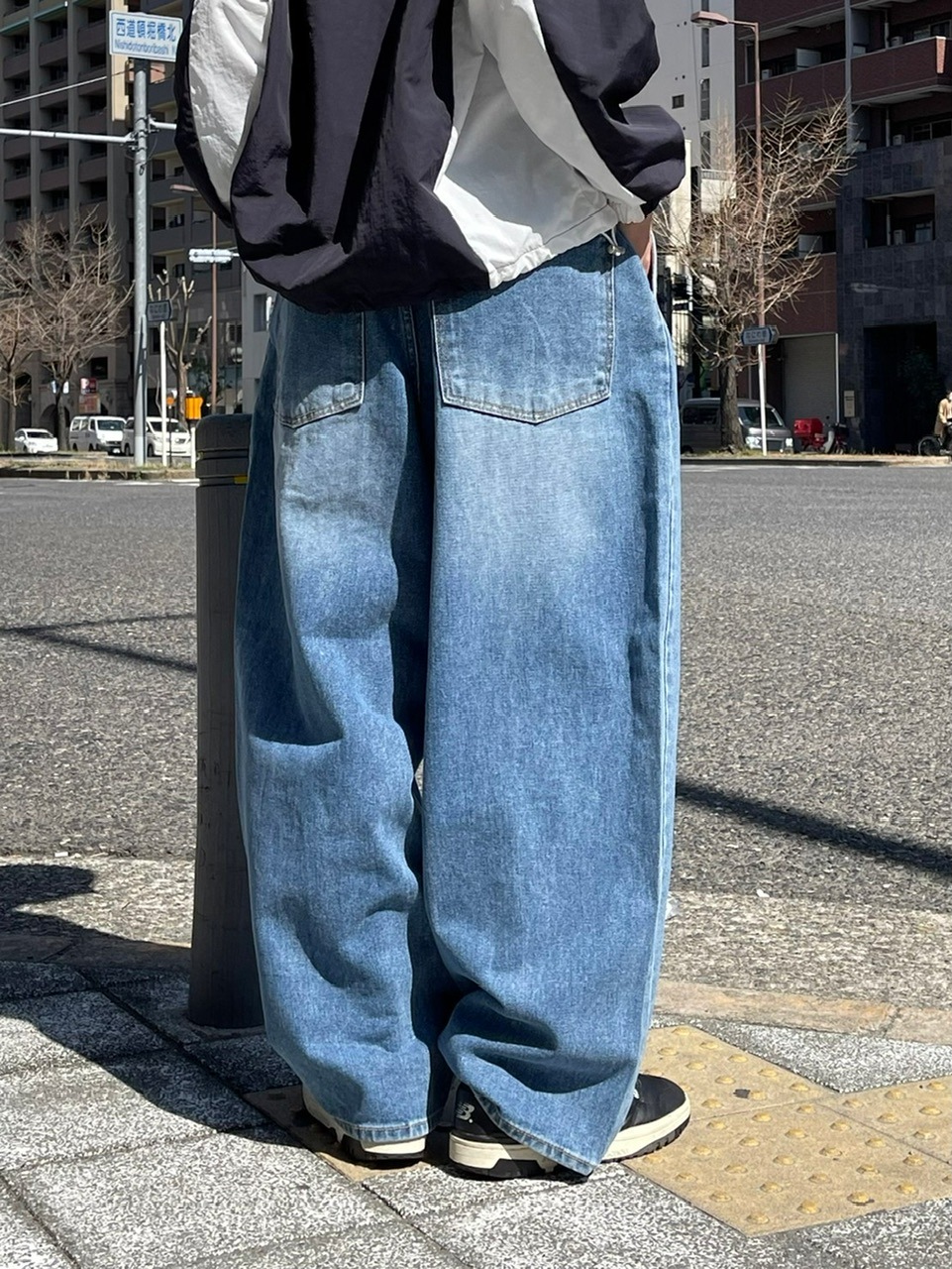 受注制【Chikashitsu +】oversized denim pants (2color)