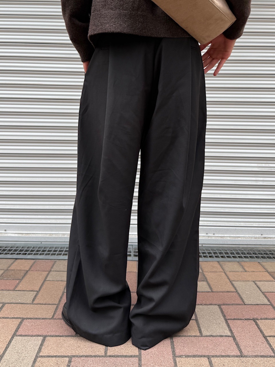 東京店WEB限定受注制【Chikashitsu +】wide tuck drape slacks