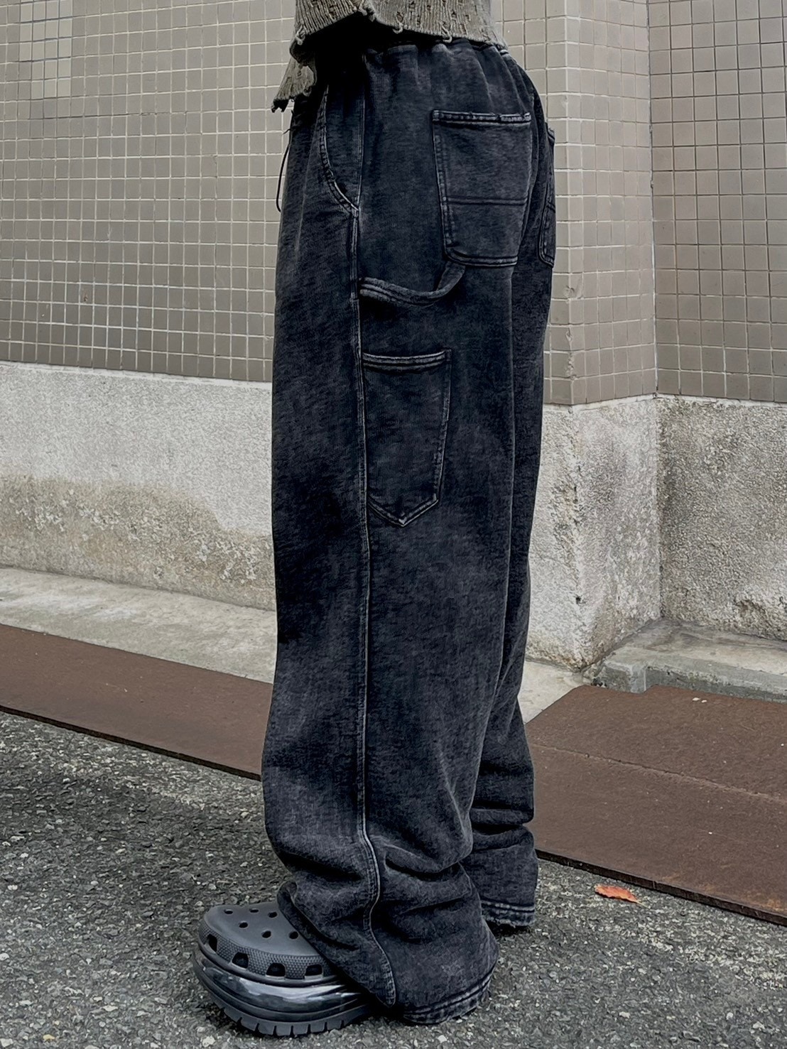 受注制【Chikashitsu +】set up pigment damage carpenter sweat pants