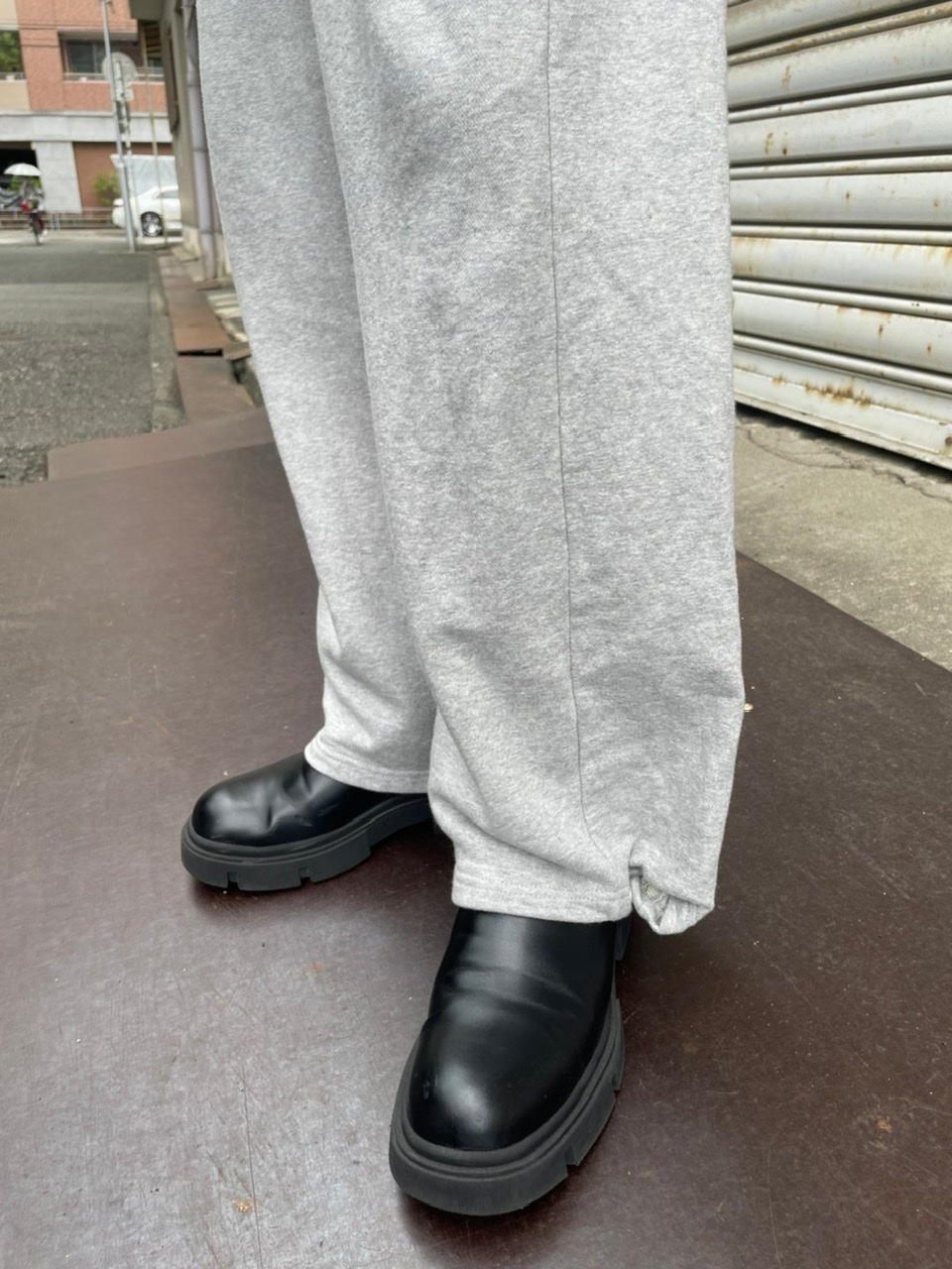 受注制【Chikashitsu +】snap button sweat pants (2color)