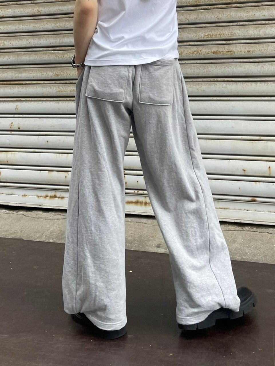 受注制【Chikashitsu +】snap button sweat pants (2color)