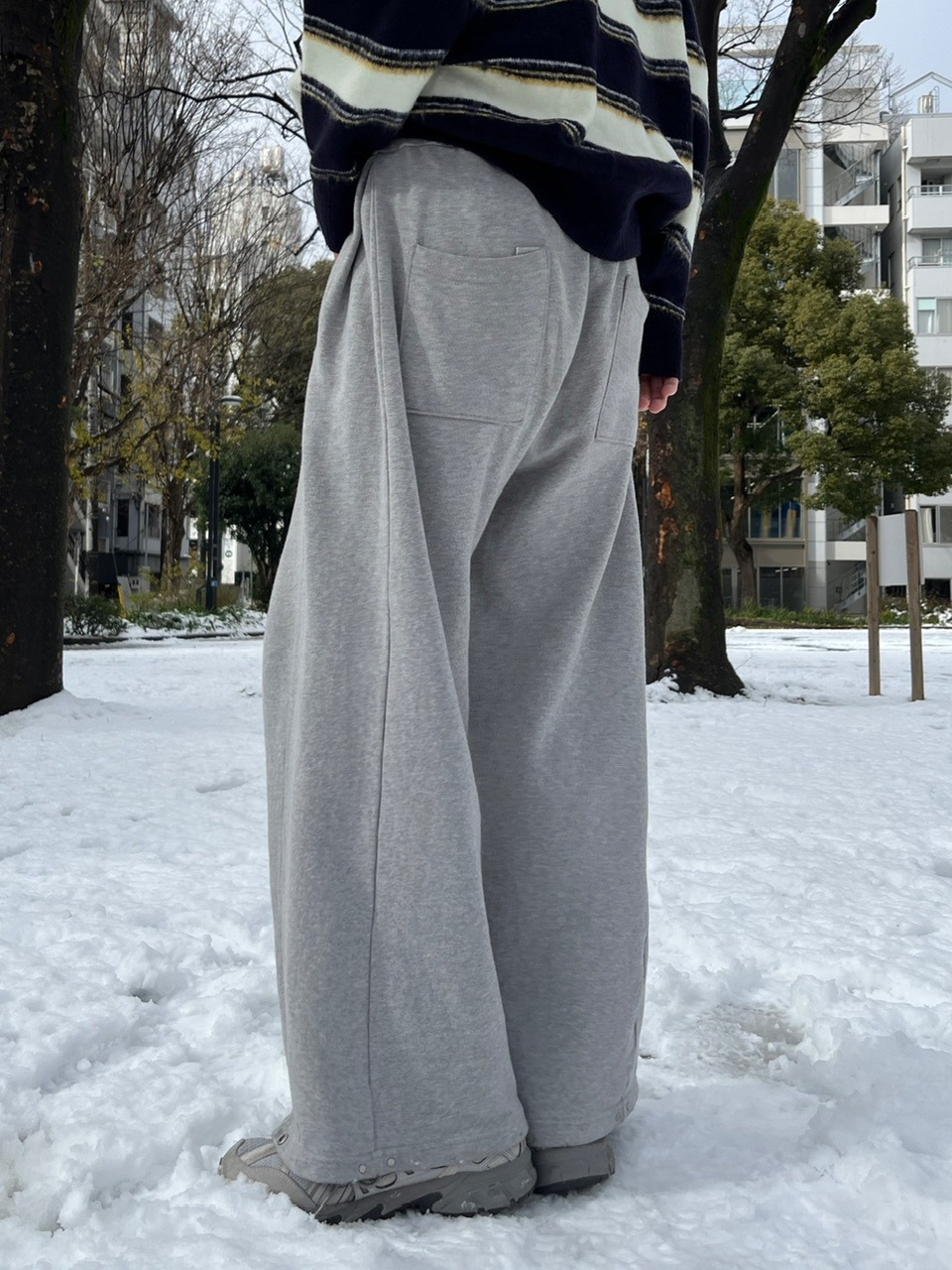 受注制【Chikashitsu +】snap button sweat pants (2color)