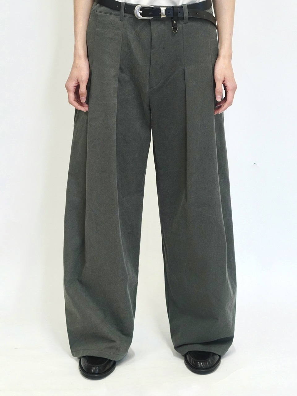 東京店WEB限定受注制【Chikashitsu +】deep tuck cotton wide