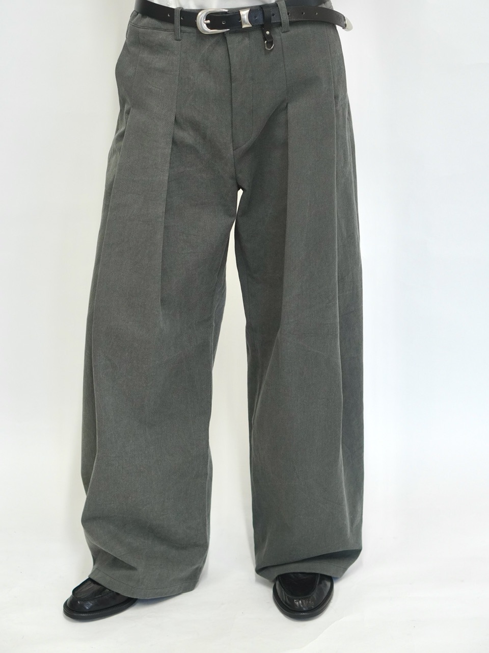 東京店WEB限定受注制【Chikashitsu +】deep tuck cotton wide slacks