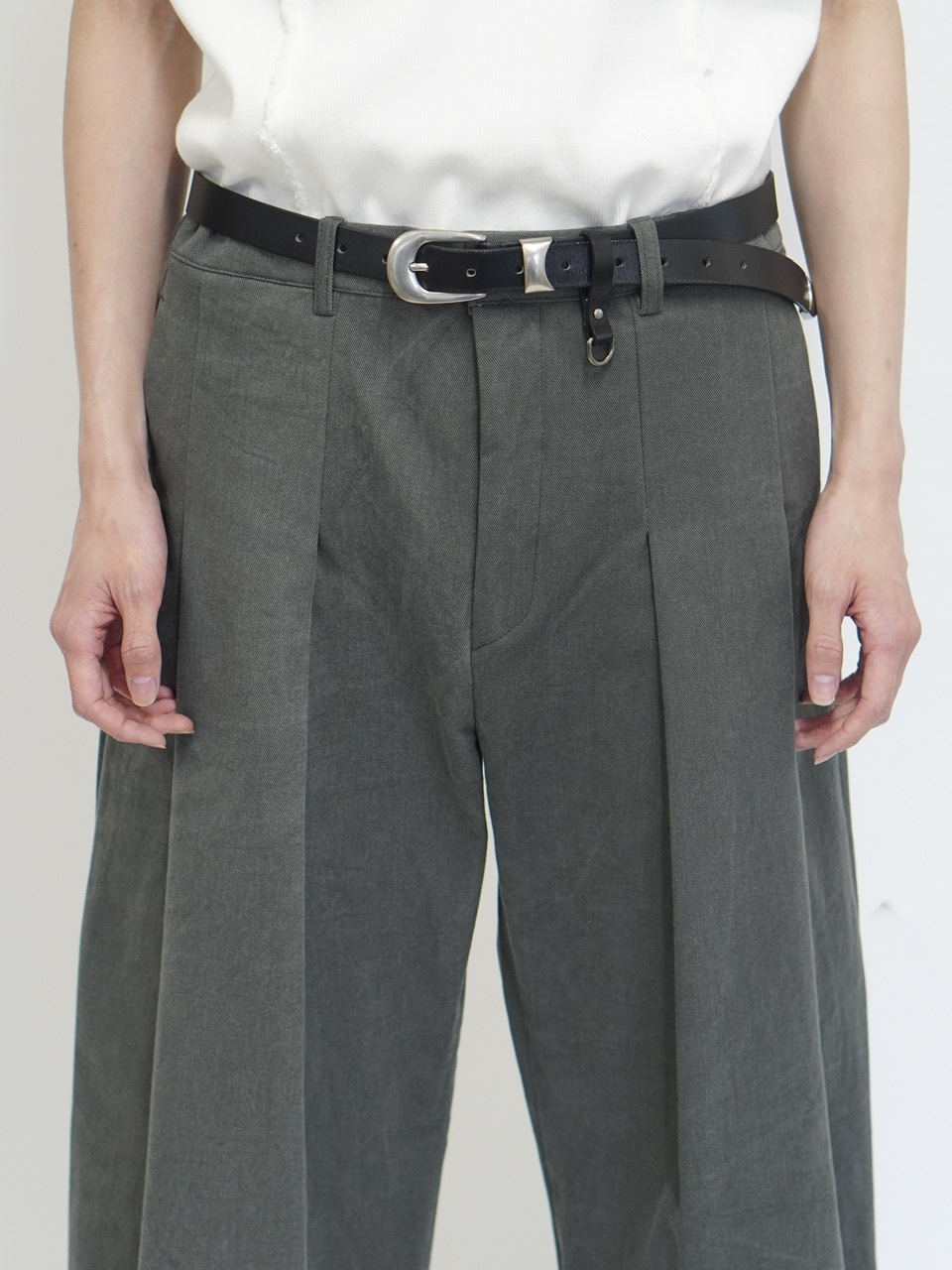 東京店WEB限定受注制【Chikashitsu +】deep tuck cotton wide slacks