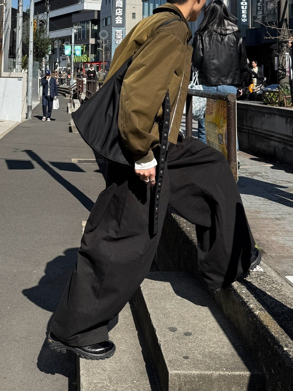 東京店WEB限定受注制【Chikashitsu +】deep tuck cotton wide slacks (3color)