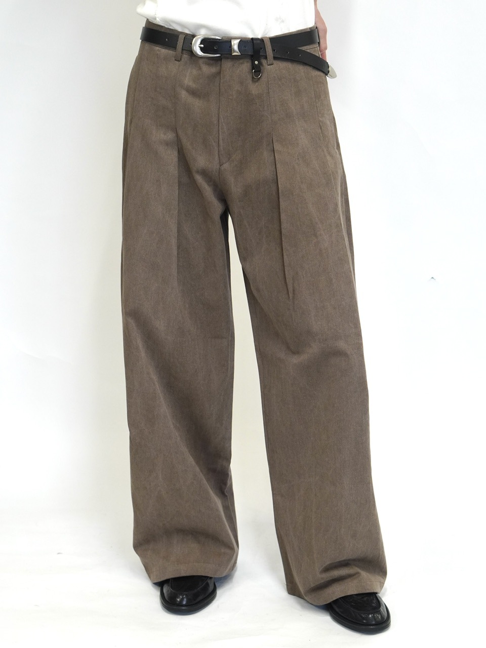 東京店WEB限定受注制【Chikashitsu +】deep tuck cotton wide slacks (3color)