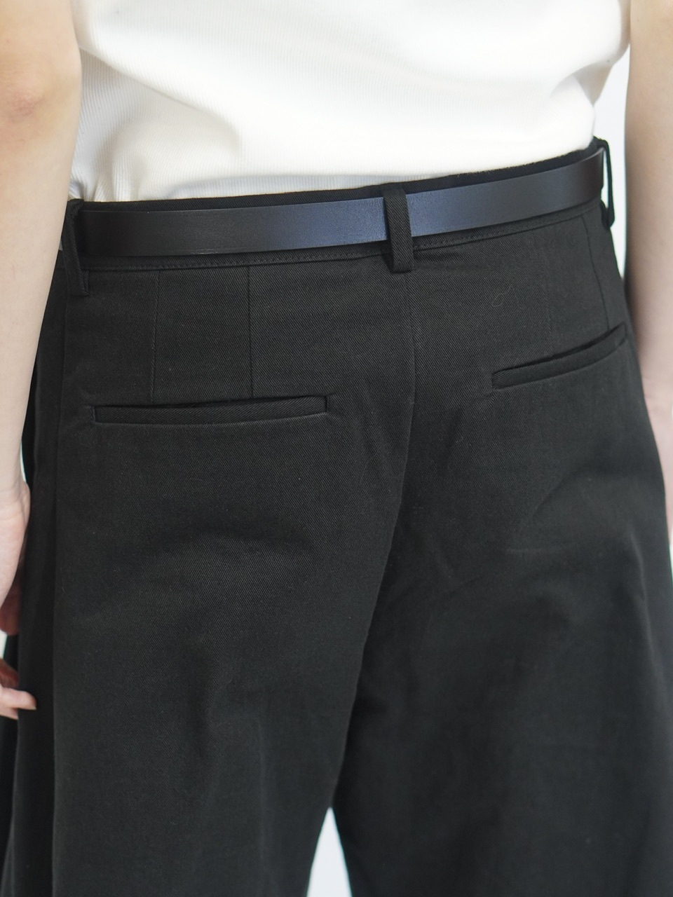 東京店WEB限定受注制【Chikashitsu +】deep tuck cotton wide slacks (3color)