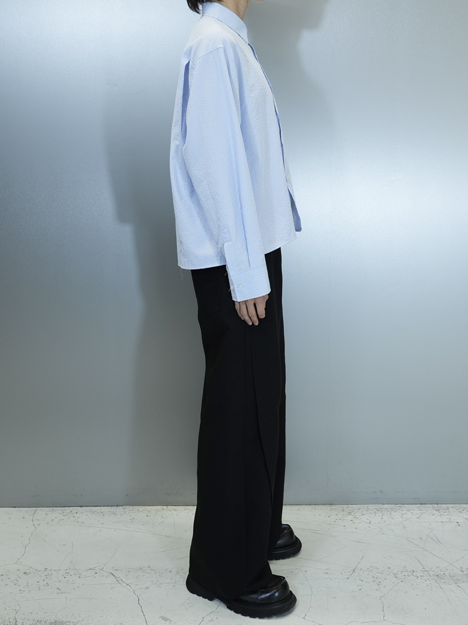 【CS】CROPPED STRIPE BUTTON UP SHIRT (BLUE)