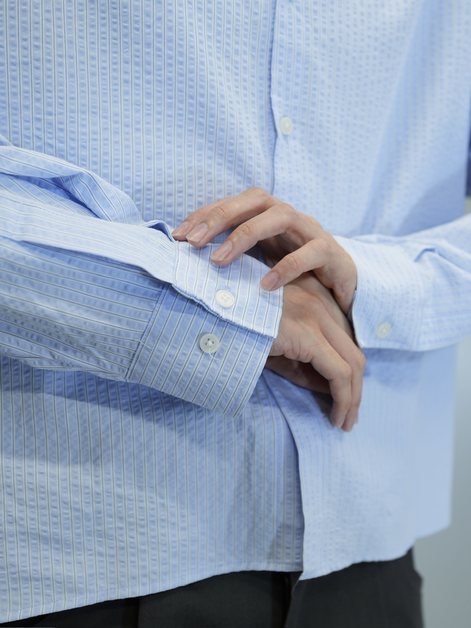 Chikashitsu + CS ストライプシャツ CS】CROPPED STRIPE BUTTON UP SHIRT (WHITE) | OUR BRAND