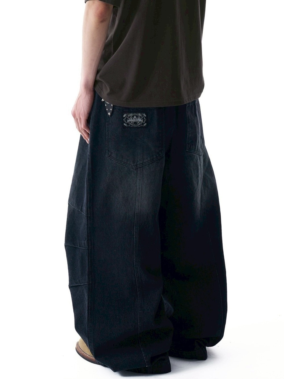 AAKAM】Knee Pin-tuck Washed Denim Pants | OUR BRAND,AAKAM