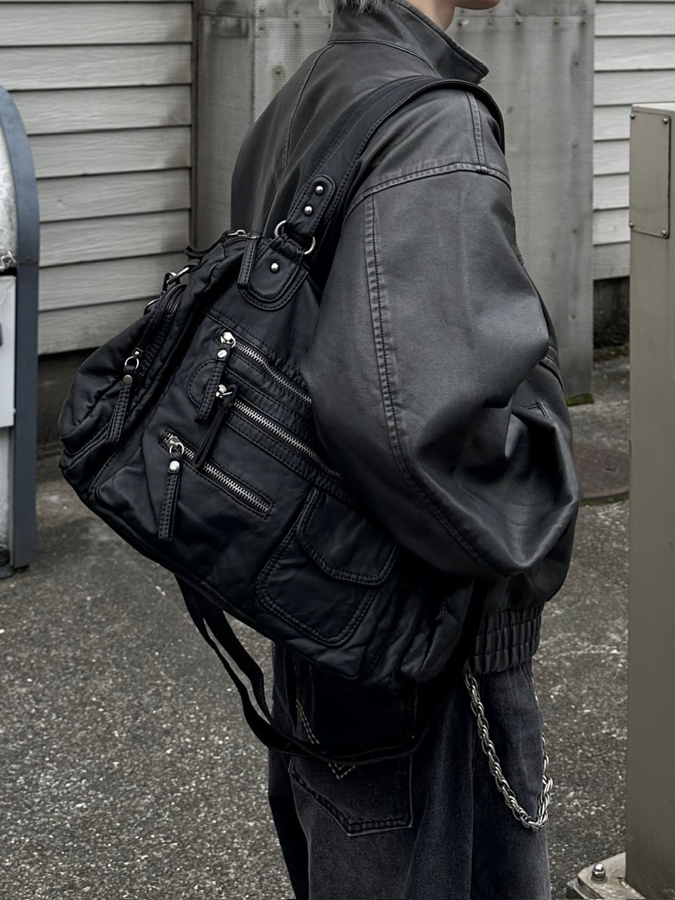 大阪店WEB限定受注制【Chikashitsu +】leather studs shoulder bag