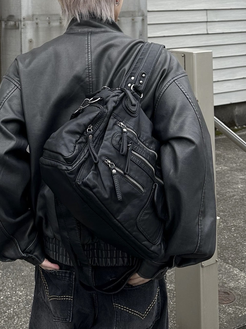 大阪店WEB限定受注制【Chikashitsu +】leather studs shoulder bag