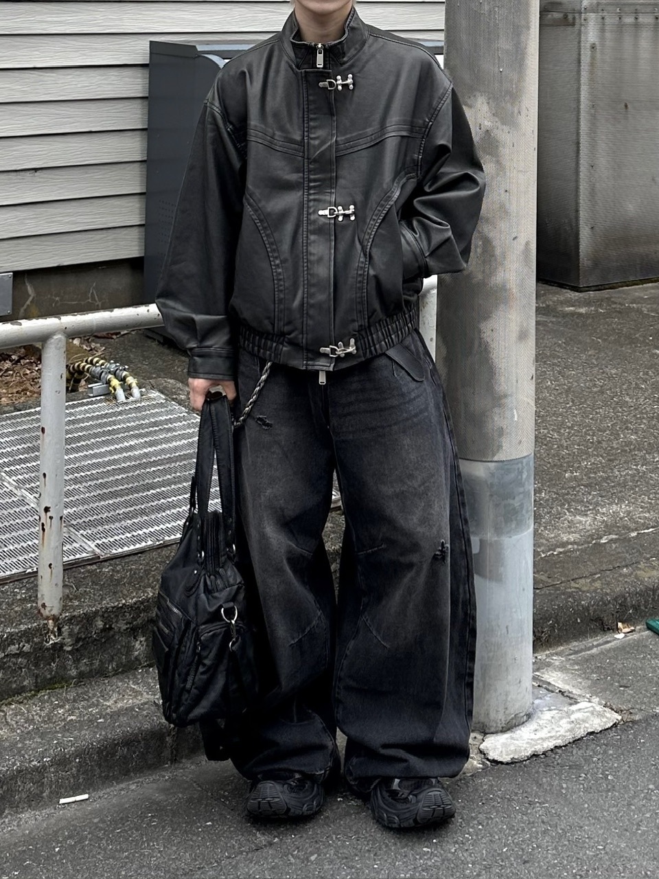 スタッズ装飾 黒 レザー ケース 大阪店WEB限定受注制【Chikashitsu +】leather studs shoulder bag