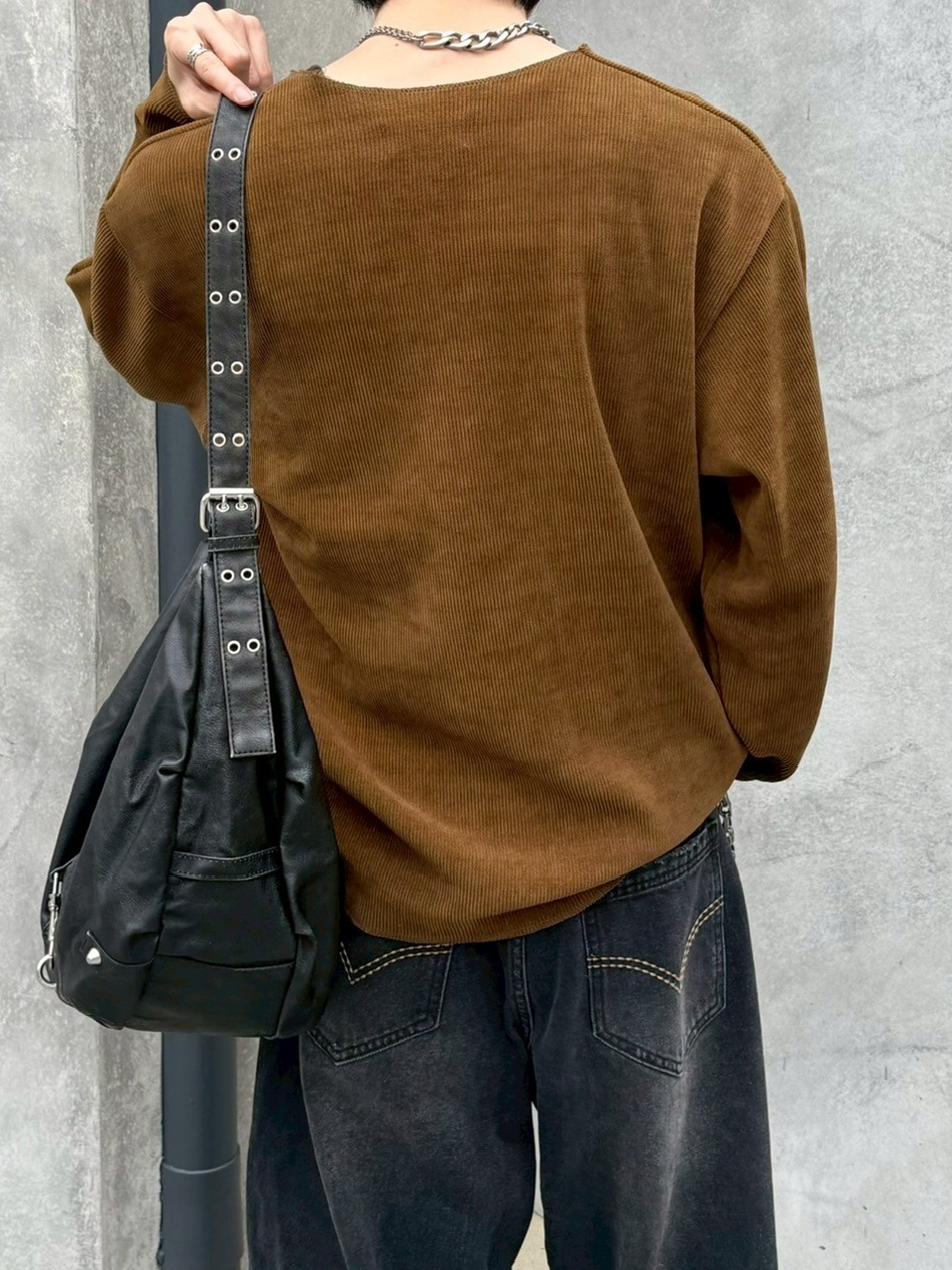 大阪店WEB限定受注制【Chikashitsu +】simple deck v neck knit