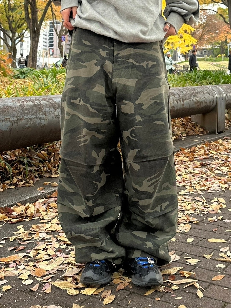 受注制【Chikashitsu +】snap button camouflage pants (2color