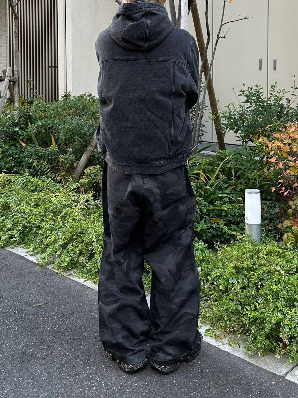 受注制【Chikashitsu +】snap button camouflage pants (2color