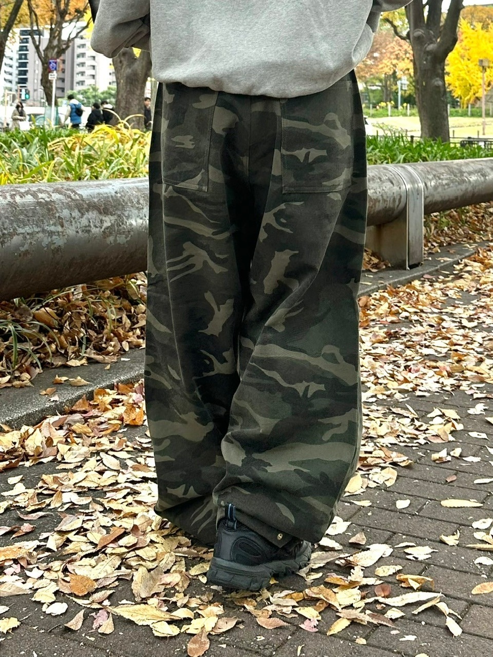受注制【Chikashitsu +】snap button camouflage pants (2color