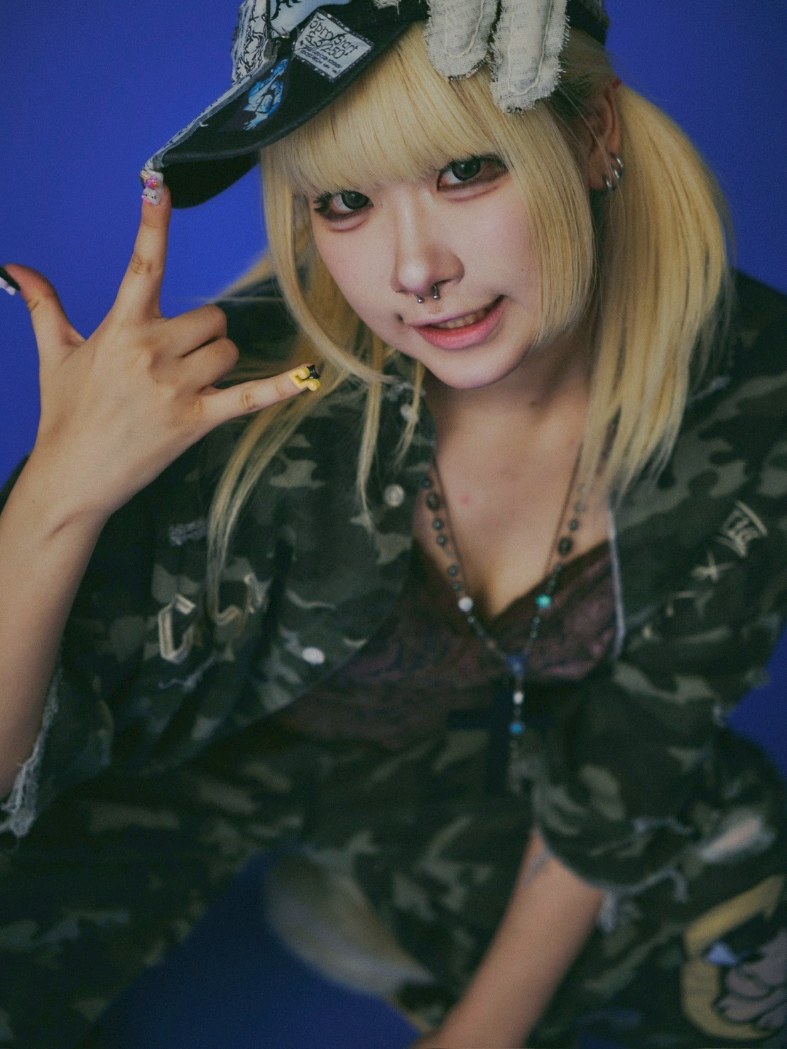 【GALFY】カモフラかも？ボロボロシャツ