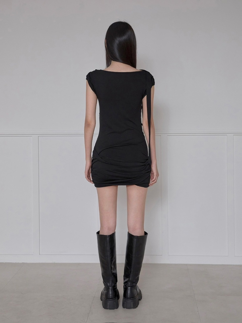 ●FLARE UP● Asymmetrical Draped Strap Roll-Up Dress (3色) FLAREUP】Asymmetrical Draped Strap Roll-Up Dress | OUR BRAND