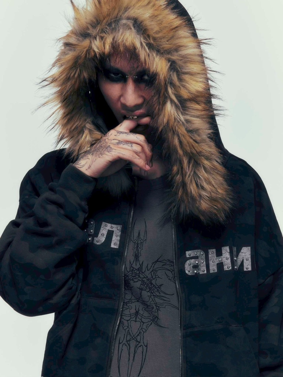 DIG YOUR OWN GRAVE】Желание FUR HOODIE /【ディグユアオウングレイブ