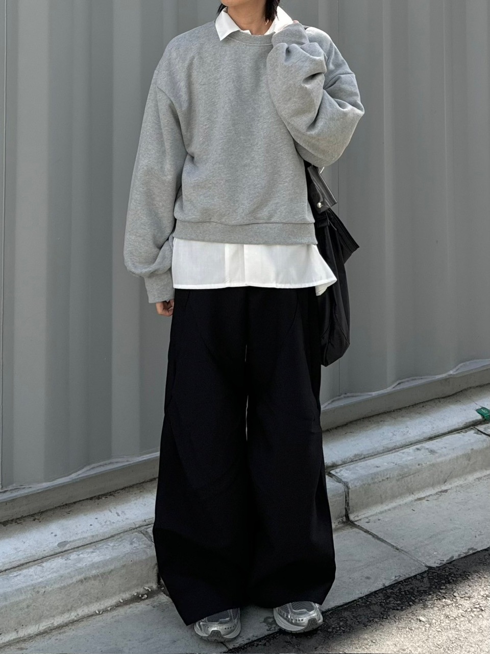 受注制【Chikashitsu +】unisex cropped balloon sweat (3color)