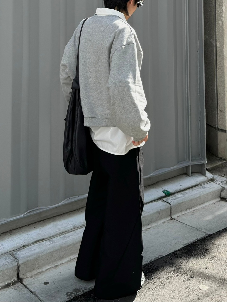 受注制【Chikashitsu +】unisex cropped balloon sweat (3color)