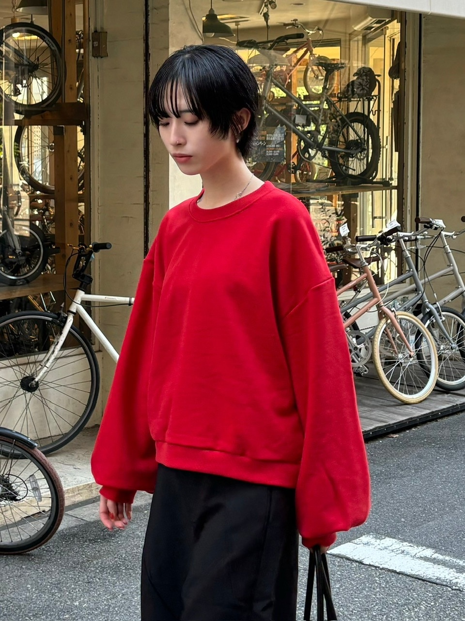 受注制【Chikashitsu +】unisex cropped balloon sweat (3color)