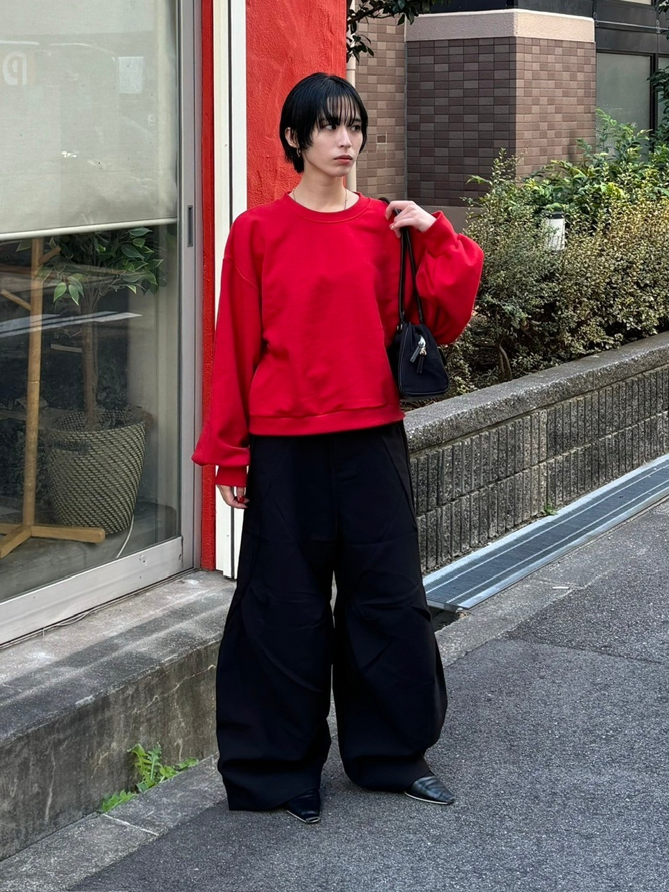 受注制【Chikashitsu +】unisex cropped balloon sweat (3color)
