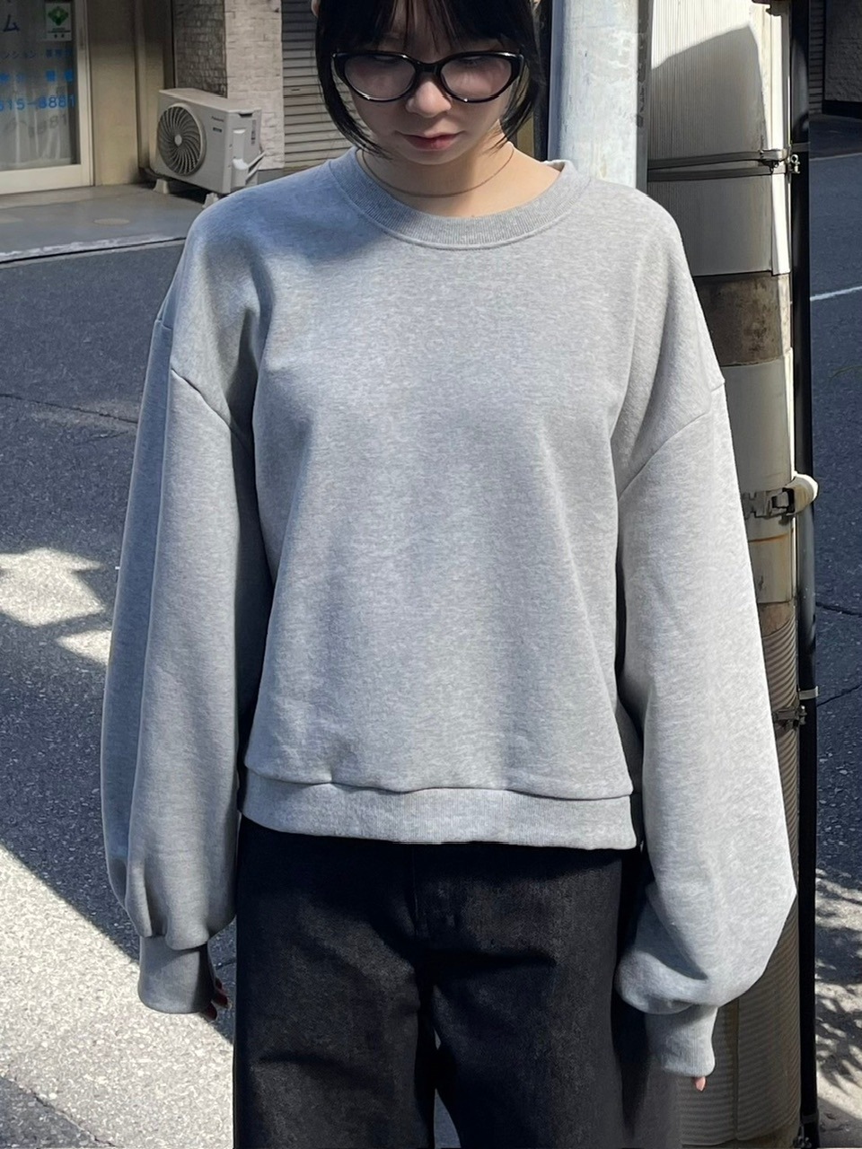 受注制【Chikashitsu +】unisex cropped balloon sweat (3color)