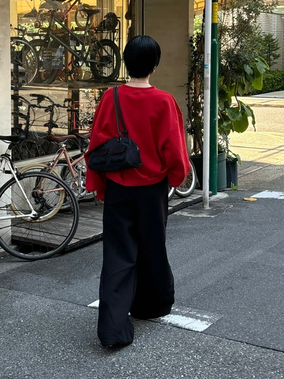 受注制【Chikashitsu +】unisex cropped balloon sweat (3color)