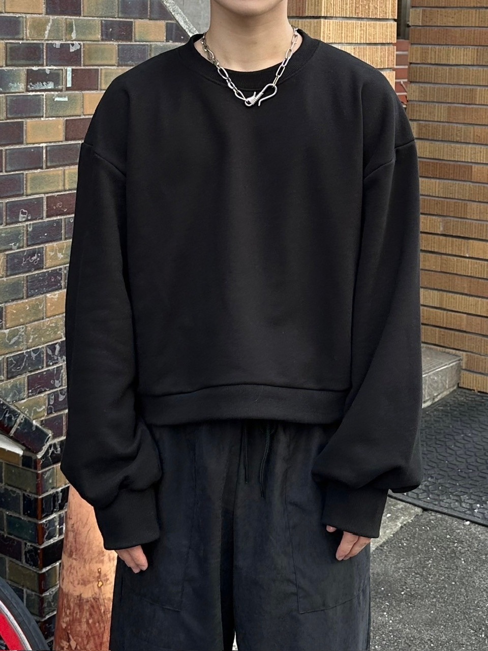 受注制【Chikashitsu +】unisex cropped balloon sweat (3color)