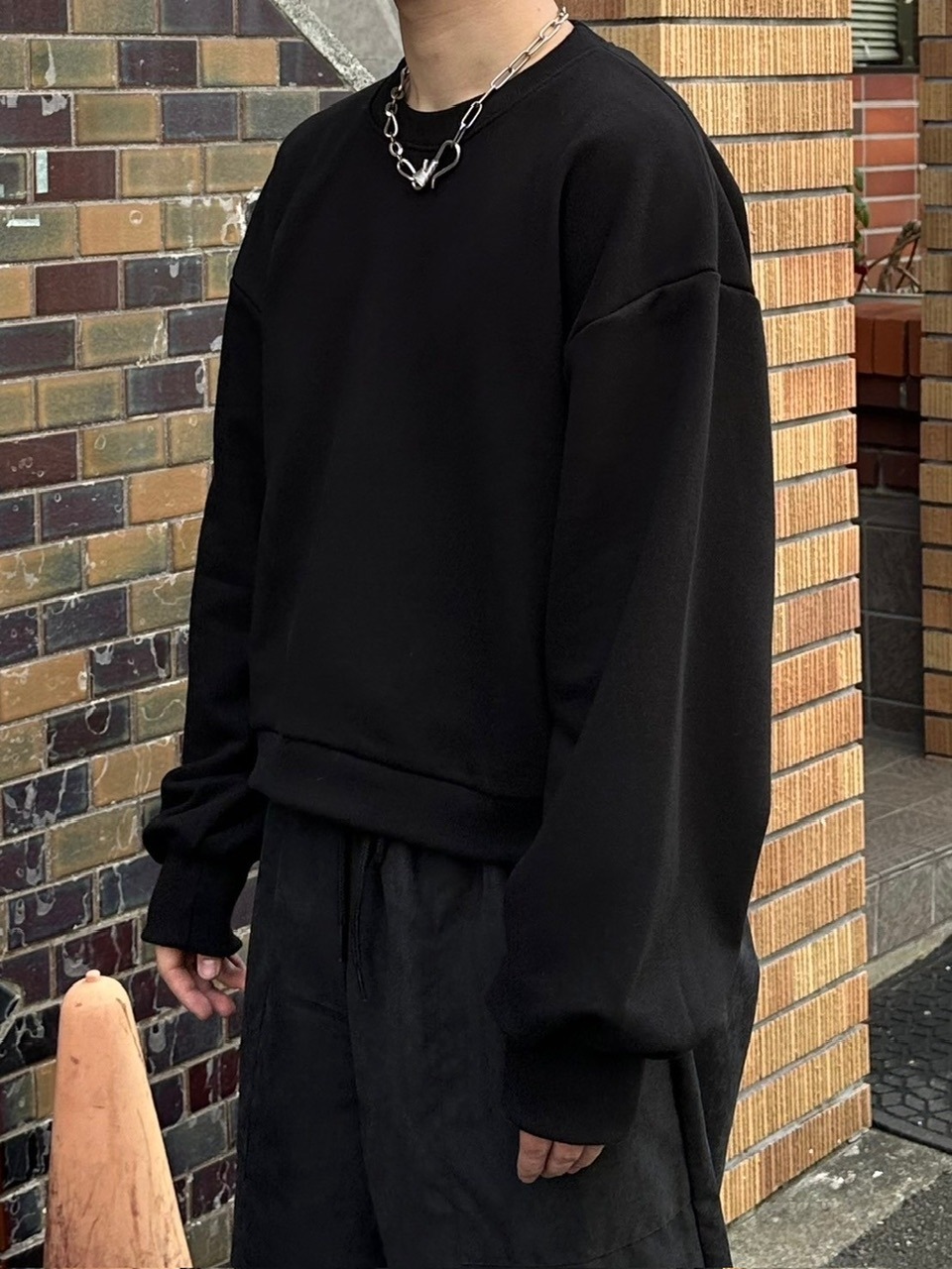 受注制【Chikashitsu +】unisex cropped balloon sweat (3color)