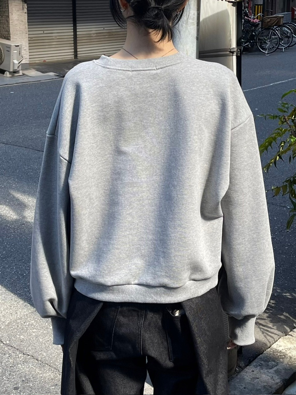 受注制【Chikashitsu +】unisex cropped balloon sweat (3color)
