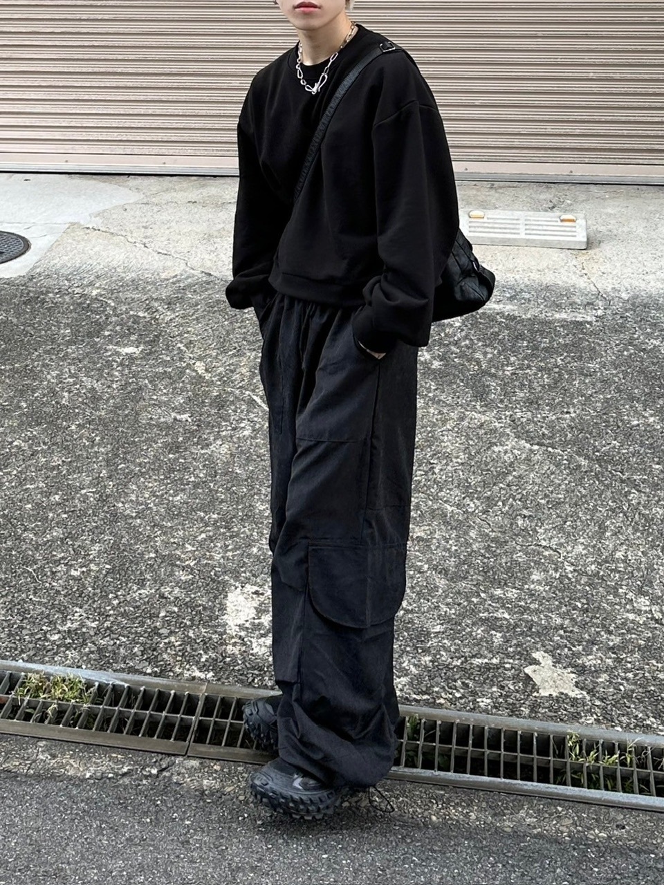 受注制【Chikashitsu +】unisex cropped balloon sweat (3color)