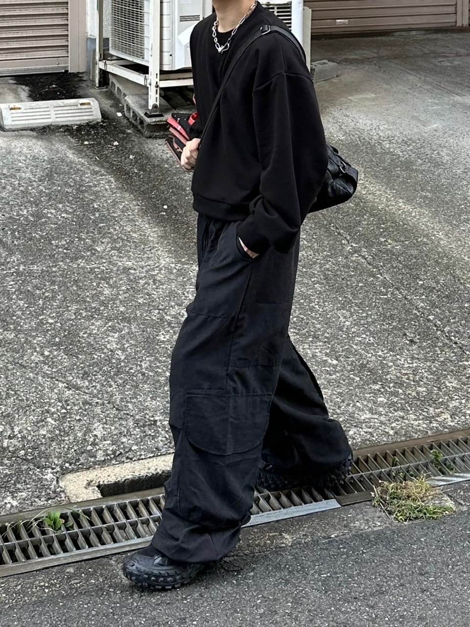 受注制【Chikashitsu +】unisex cropped balloon sweat (3color)