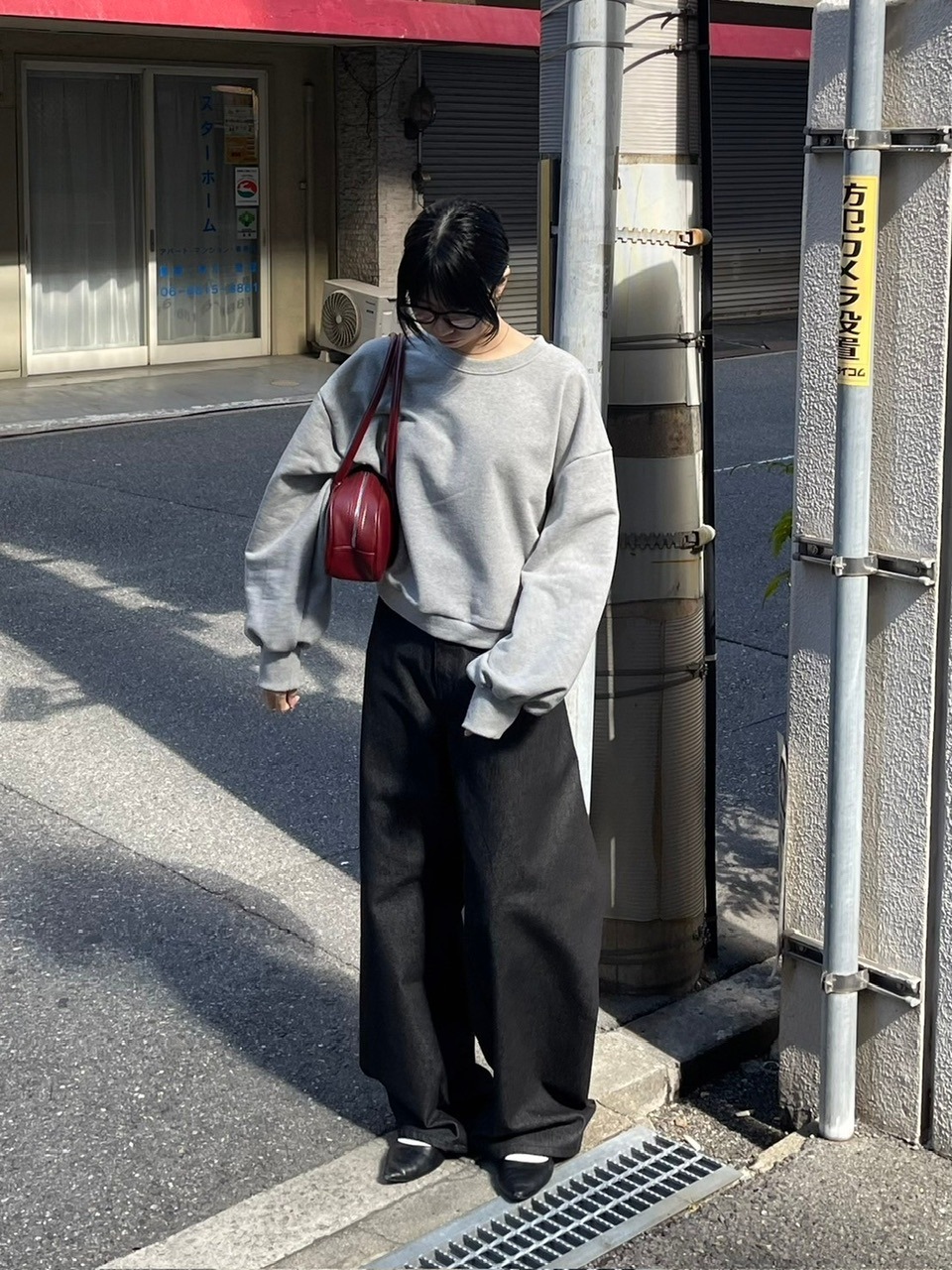 受注制【Chikashitsu +】unisex cropped balloon sweat (3color)