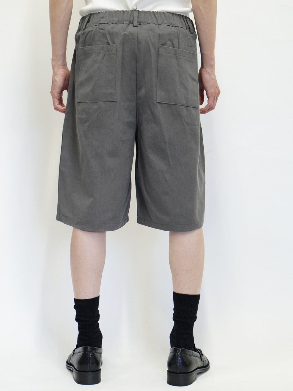 東京店WEB限定【Chikashitsu +】2tuck Bermuda pants (2color)