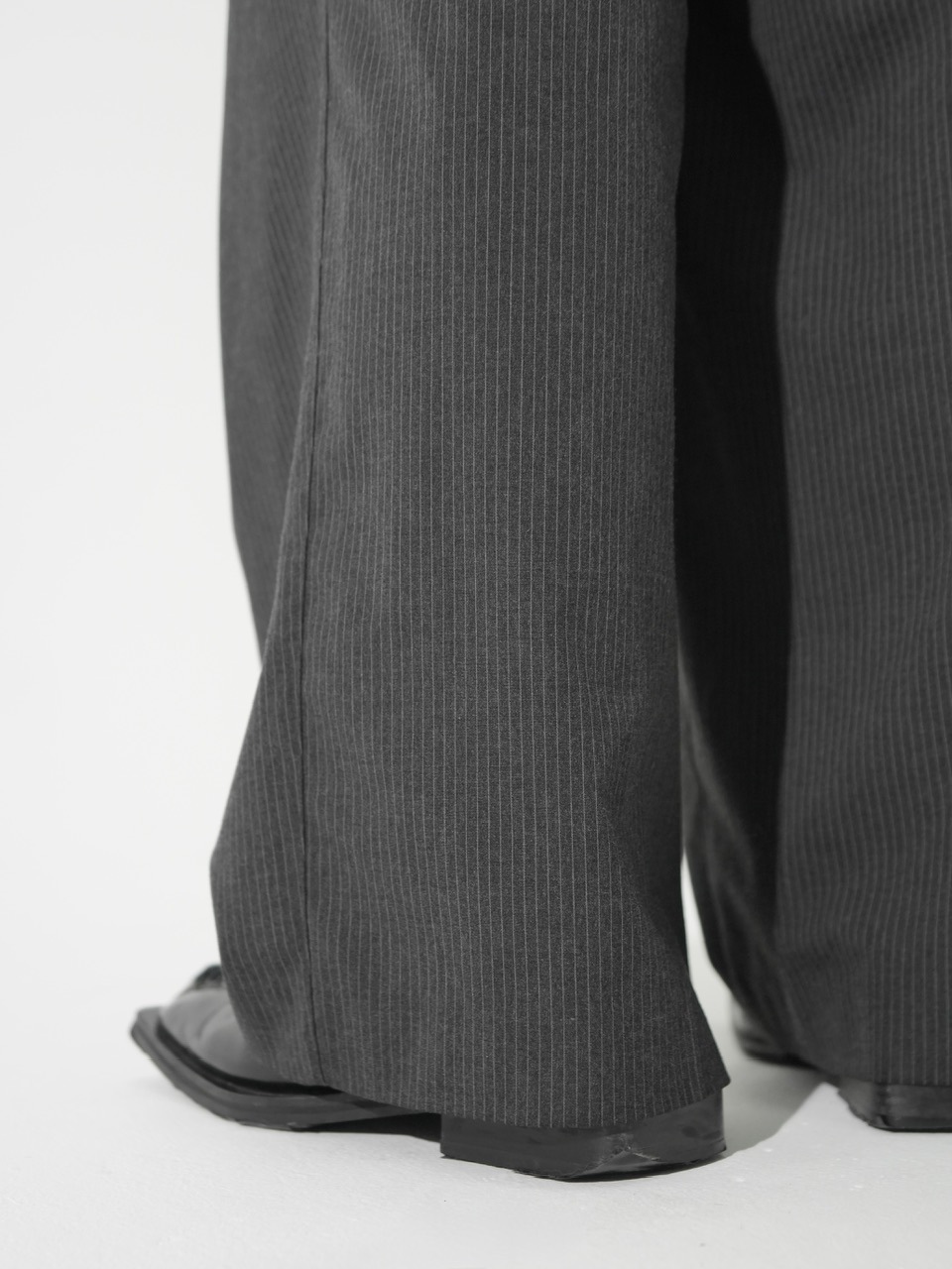 CS】stripe cross tuck drape slacks (gray) | OUR BRAND,Chikashitsu