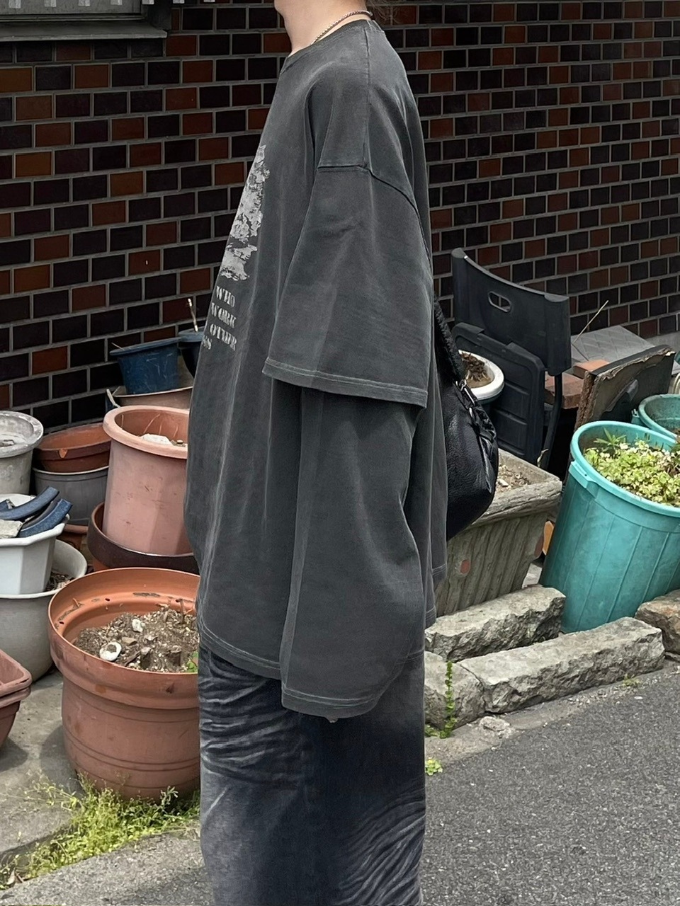 Chikashitsu +】layered graphic long sleeve (2color