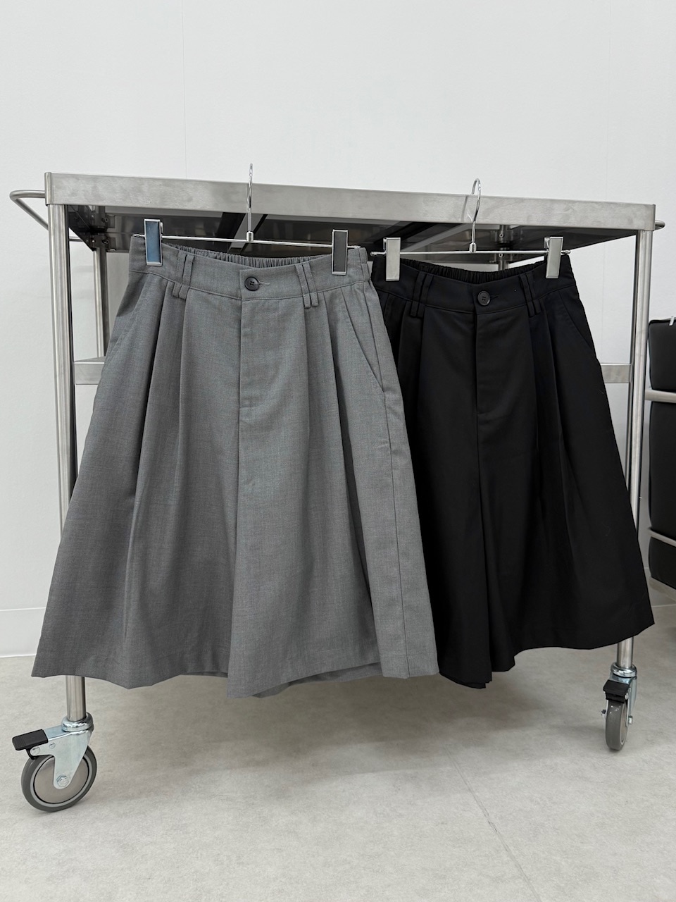 受注制【Nerd out XU】Bermuda slacks tuck pants (2color)