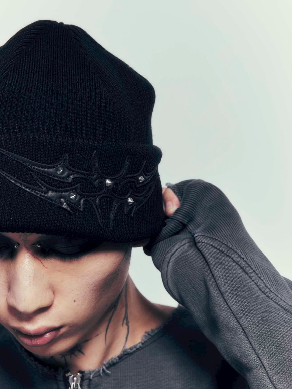 DIG YOUR OWN GRAVE】SHADOW FANG BEANIE /【ディグユアオウングレイブ