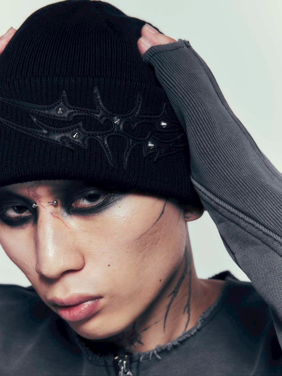 DIG YOUR OWN GRAVE】SHADOW FANG BEANIE /【ディグユアオウングレイブ