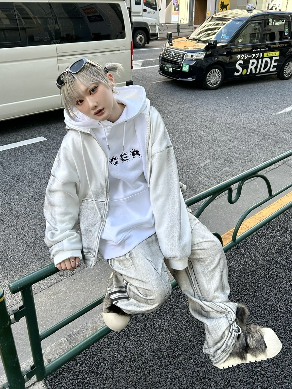 【Never mind the XU】dirty paint zip hoodie (3color) / 【ネバーマインドザエックスユー】ダーティーペイント長袖ジップアップパーカー