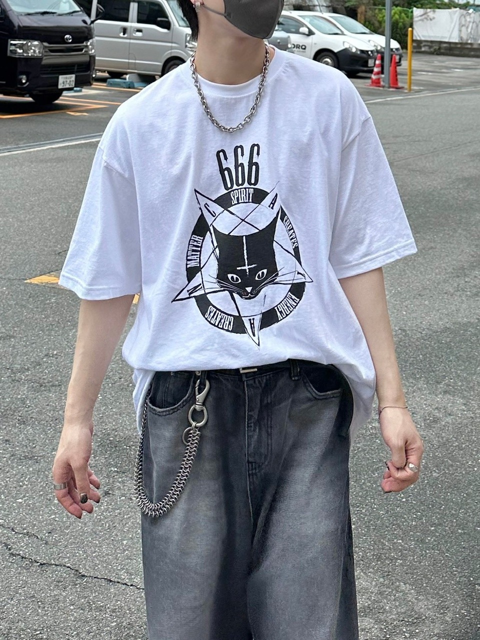 chi-chi-chiです(*^^*) 大阪店WEB限定【Chikashitsu +】oversized cats t-shirt (2color